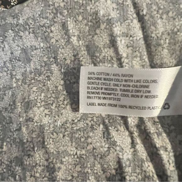 Floral Button-Up Women's Top by Universal Thread size M - Picture 5 of 6